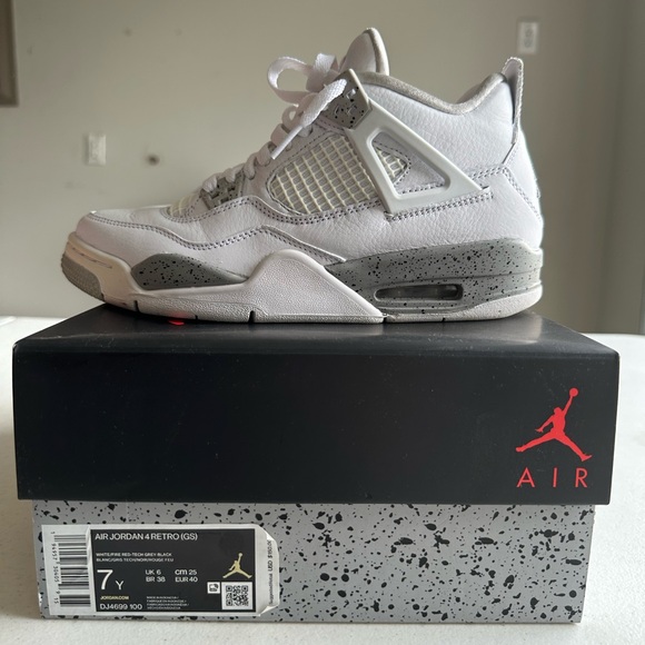 Nike Air Jordan 4 Retro - Picture 3 of 7